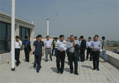 涇河新城管委會主任李益民一行來我項目視察指導工作