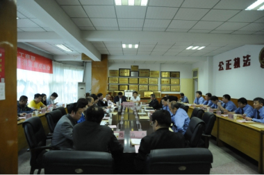 凝聚共識 保駕護(hù)航 持續(xù)服務(wù)“兩個健康”-李亞光總經(jīng)理參加榆林市檢察院、工商聯(lián)召開保促非公經(jīng)濟(jì)座談會